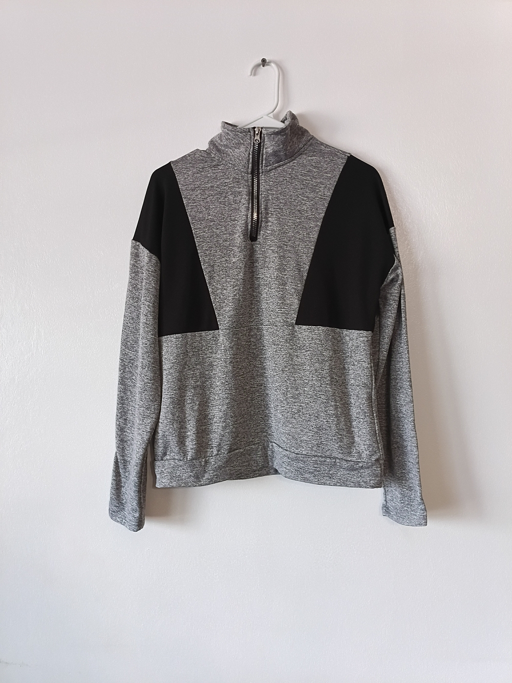Love Women's Gray and Black Pullover Jacket XL Junior's